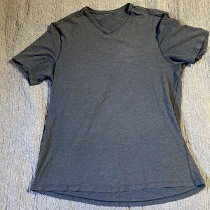 Lululemon fundamental v-neck t-shirts